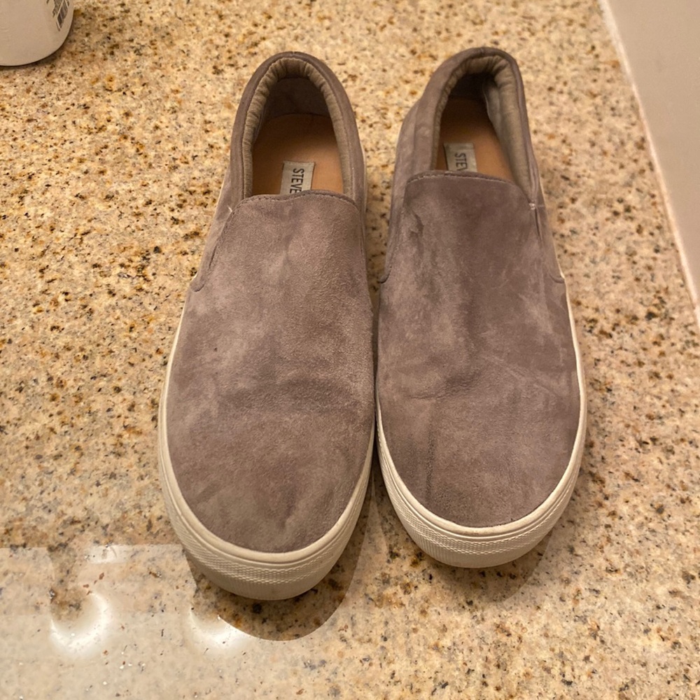 Steve Madden Gills Slip Ons